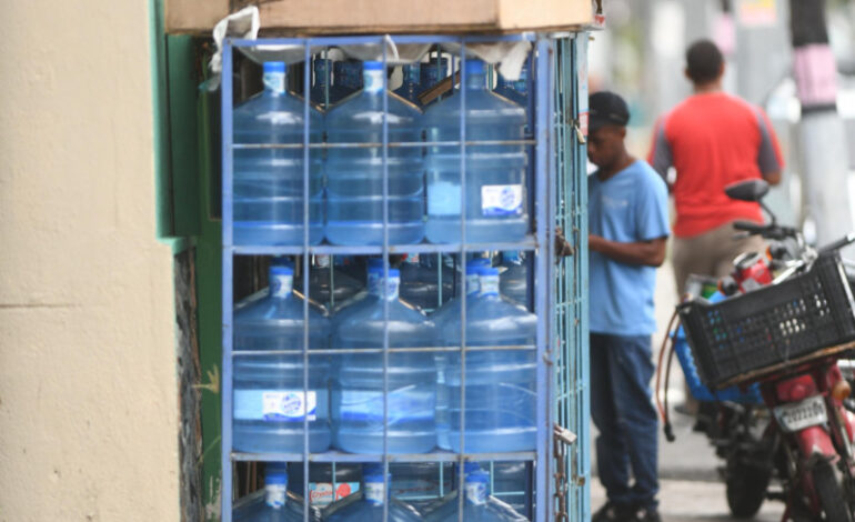 Reportan Botellón de agua aumenta a $115 pesos