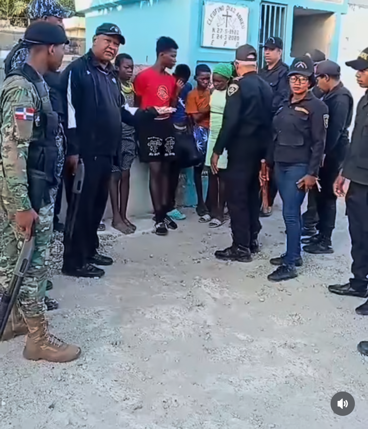 Detienen un grupo de haitianos que utilizaban cementerio como hotel y consumo de sustancias