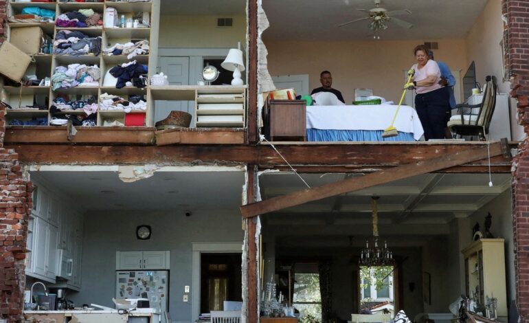 AL MENOS 16 MUERTOS Y DECENAS DE HERIDOS TRAS DEVASTADORES TORNADOS EN MISSOURI Y KENTUCKY