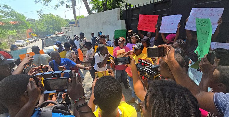 DESDE HAITÍ MUJERES DEMANDAN RESPETO A LOS DERECHOS HUMANOS PARA HAITIANAS EN HOSPITALES DOMINICANOS