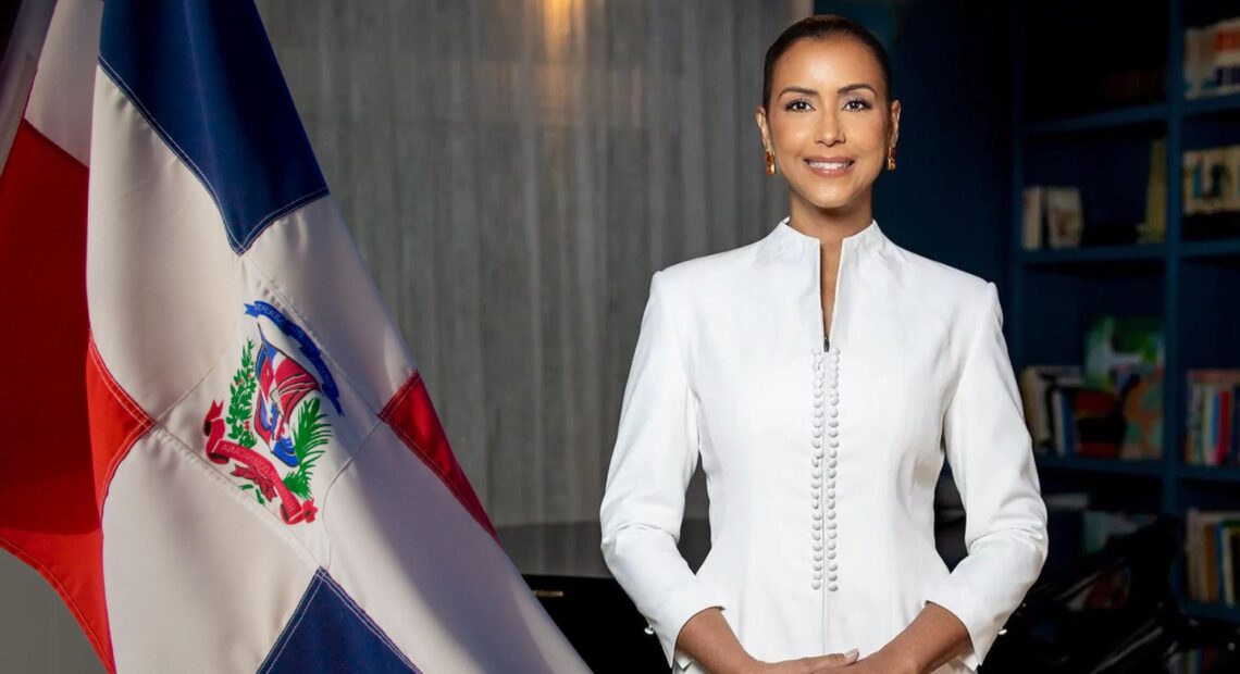 DIPUTADA CELINE MÉNDEZ SOMETE PROYECTO QUE OBLIGARÍA LA ENSEÑANZA DE LA CONSTITUCIÓN EN LAS ESCUELAS