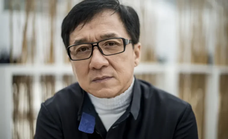 El sorprendente secreto familiar que Jackie Chan conoció con más de 40 años