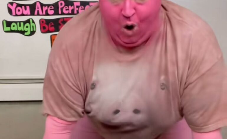 JOHNNI RIDDLIN EL PECULIAR TIKTOKER QUE SE AUTOPERECIBE COMO UN CERDO: ES TODO UNA SENSACIÓN EN INTERNET
