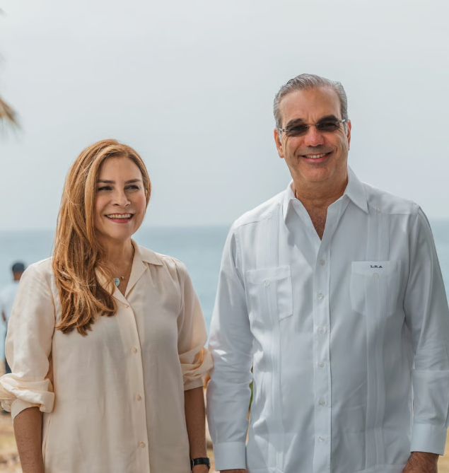 ABINADER DESTACA LOS MÁS DE 200 PARQUES CONSTRUIDOS Y REMOZADOS EN LA GESTIÓN DE CAROLINA