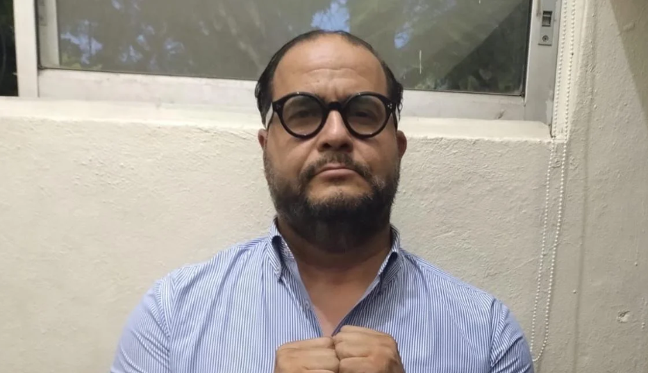 AQUILES JIMÉNEZ ES ARRESTADO EN RESTAURANTE DEL DISTRITO NACIONAL EN MEDIO DE CONTROVERSIAS JUDICIALES