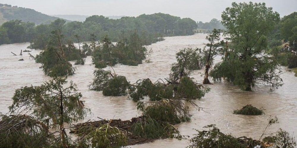 CATASTROFICAS INUNDACIONES EN TEXAS, DEJAN MAS DE 27 VICTIMAS MORTALES DECENAS DESAPARECIDOS