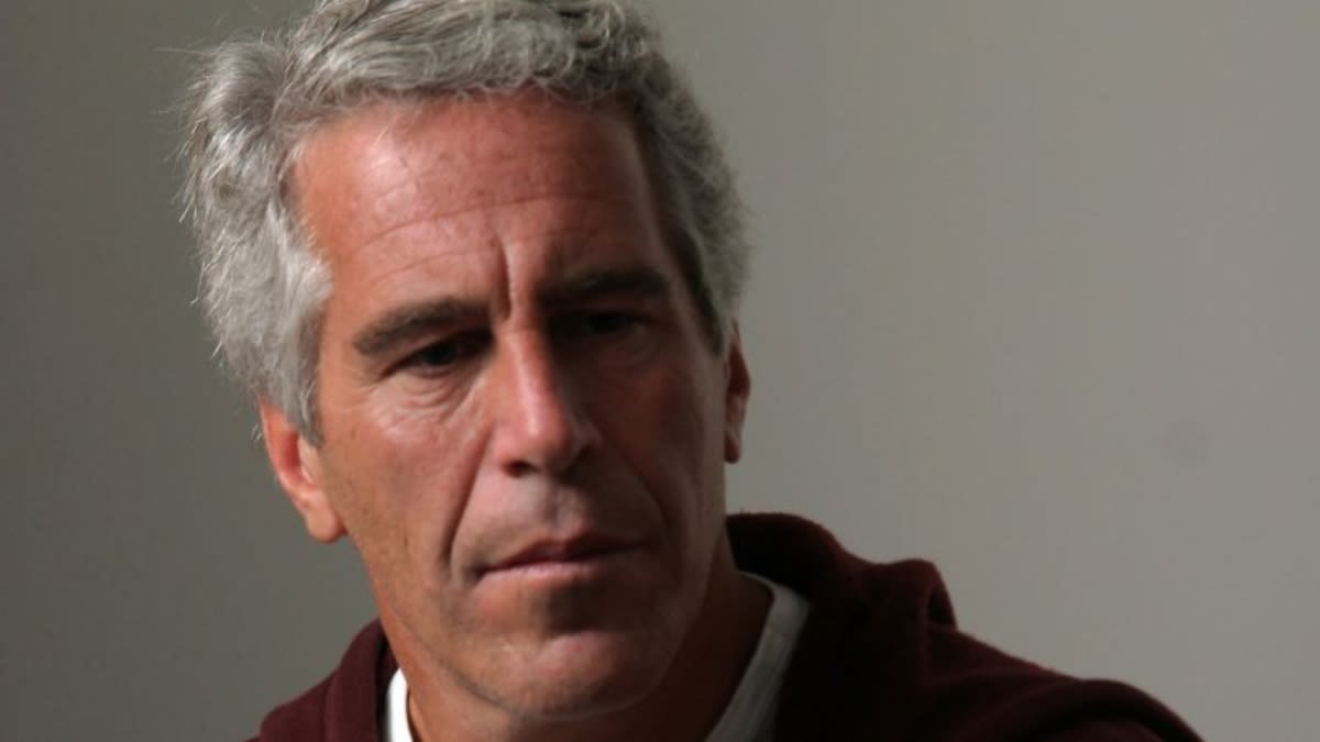 EL DEPARTAMENTO DE JUSTICIA Y EL FBI CONCLUYERON QUE NO TIENEN PRUEBAS DE QUE JEFFREY EPSTEIN CHANTAJEARA A FIGURAS PODEROSAS.