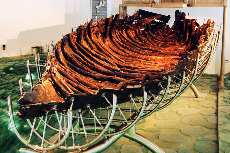 BOTE QUE SE PRESUME FUE UTILIZADO POR JESUCRISTO EN EL MAR DE GALILEA PODRÍA HABER SIDO ENCONTRADO.