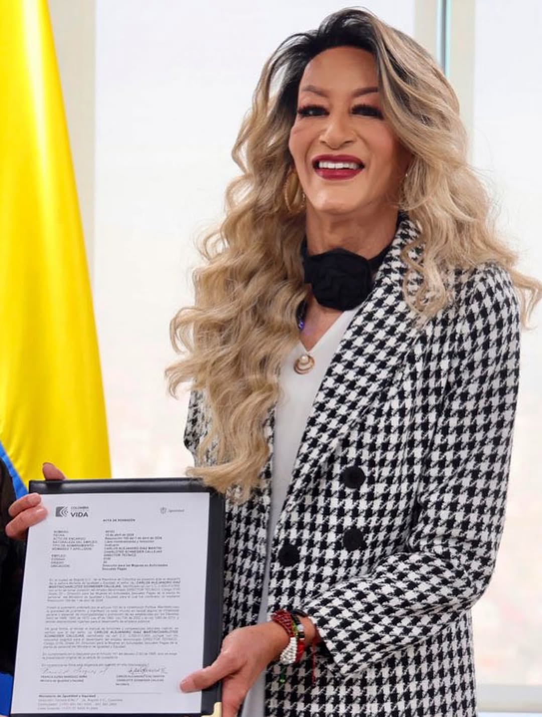 PRESIDENTE DE COLOMBIA NOMBRA A TRANSEXUAL DE ORIGEN CUBANO COMO VICE MINISTRO DE LA MUJER