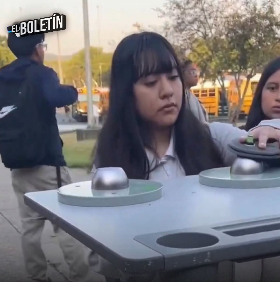 ESCUELAS EN EUA EXIGEN QUE LOS ESTUDIANTES GUARDEN SUS TELÉFONOS EN UNA FUNDA DURANTE TODO EL DÍA ESCOLAR.