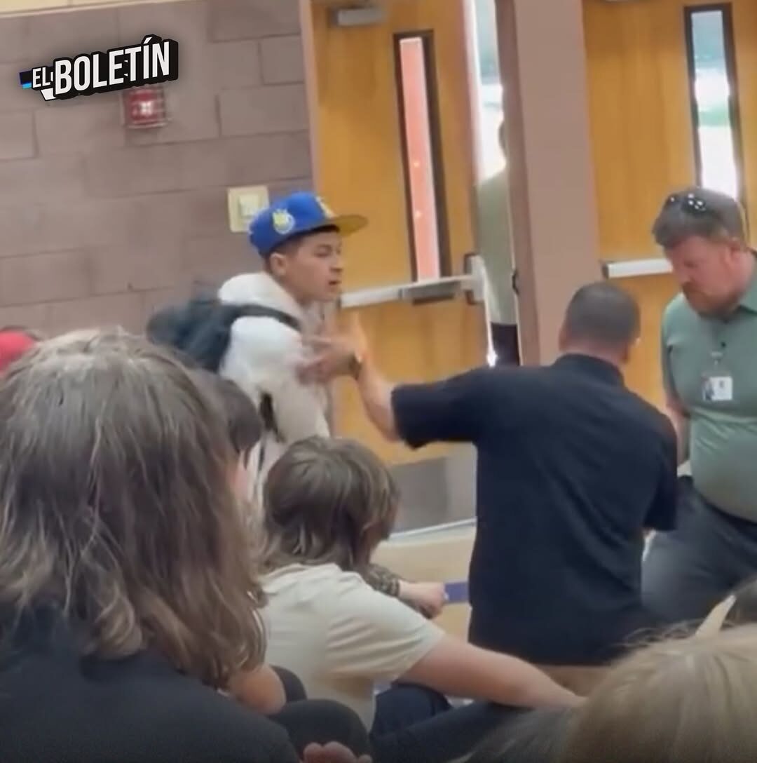 UN ESTUDIANTE DE SECUNDARIA EN CALIFORNIA AGREDIÓ FRENTE A UNA MULTITUD DE ESTUDIANTES A UN PROFESOR
