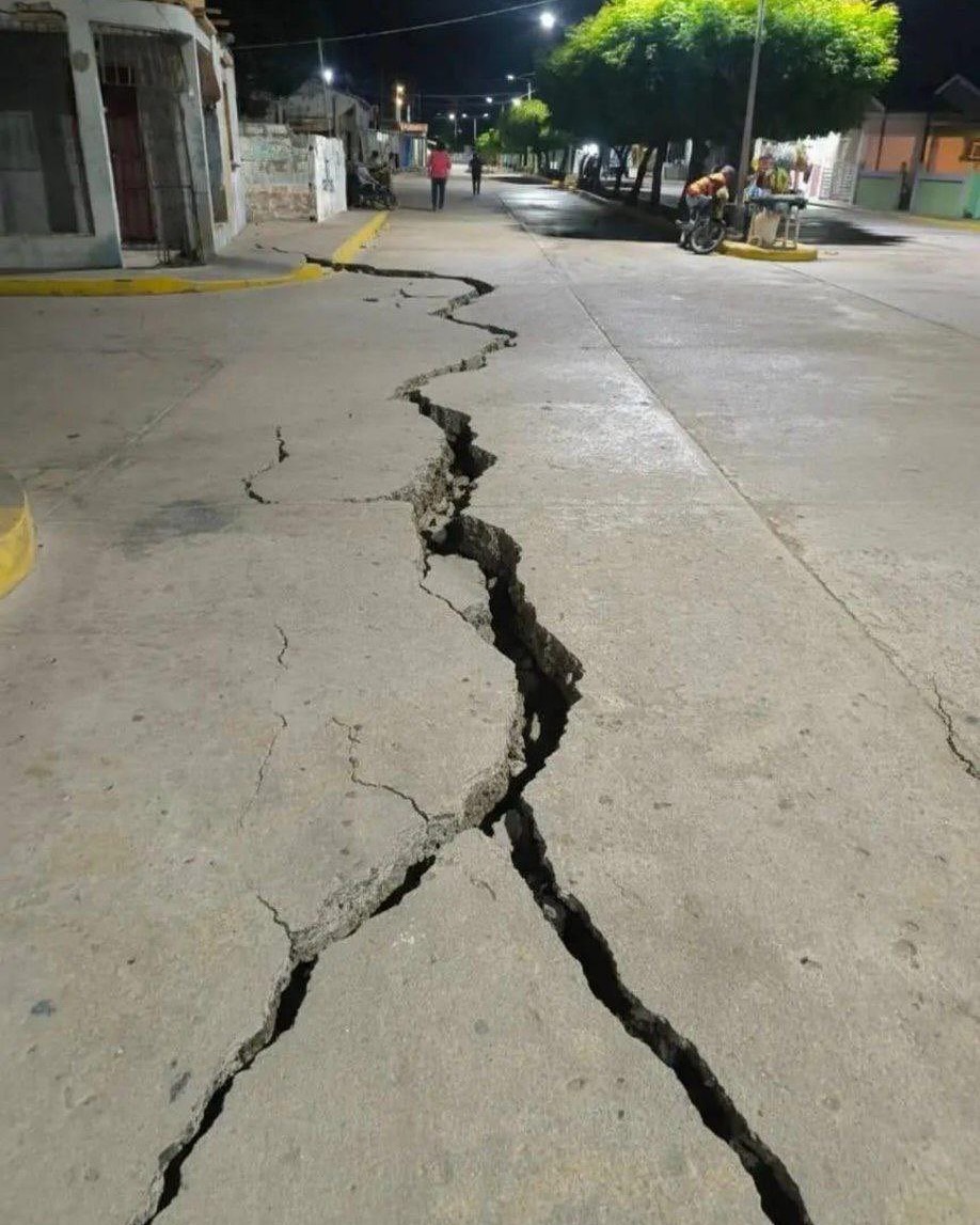 Fuerte sismo de 6.3 grados sacude region occidental de Venezuela la noche del miercoles