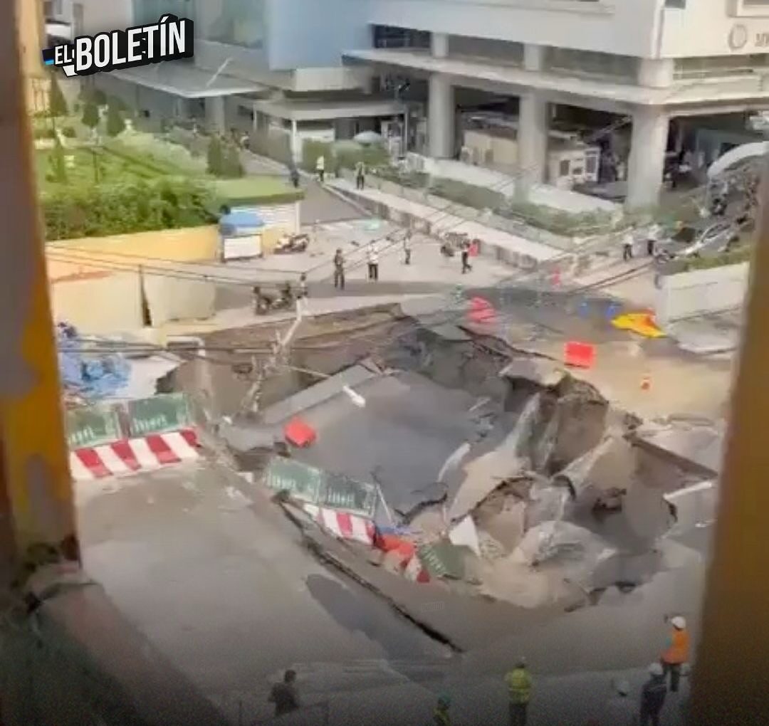 Captado en video: momento en que se abre socavón en una de las calles más concurridas de Tailandia