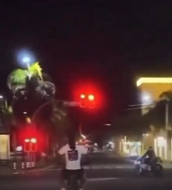 LUEGO DE FIGURAR EN LA LISTA DE BARACK OBAMA, CAPTAN AL ARTISTA URBANO LIL NAY CONDUCIENDO MOTOCICLETA DE MANERA TEMERARIA