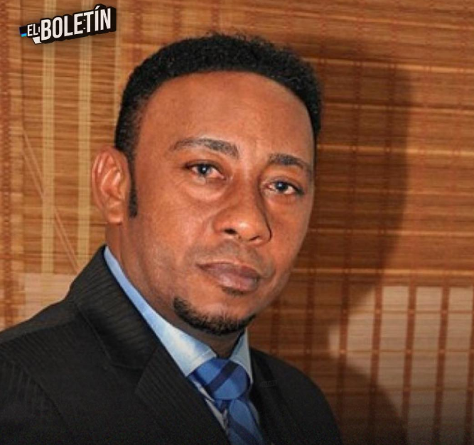 Antony Santos reconoce la paternidad del niño de un año que tiene con la señora Carmen Josefina.